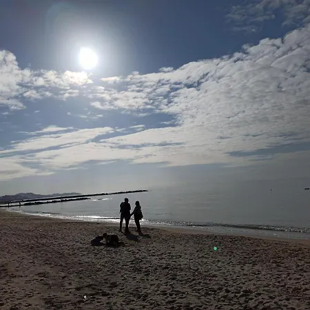 Lovely 2 アパート *