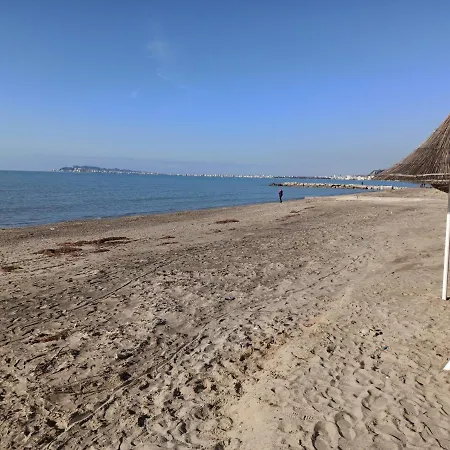 Lovely 2 アパート